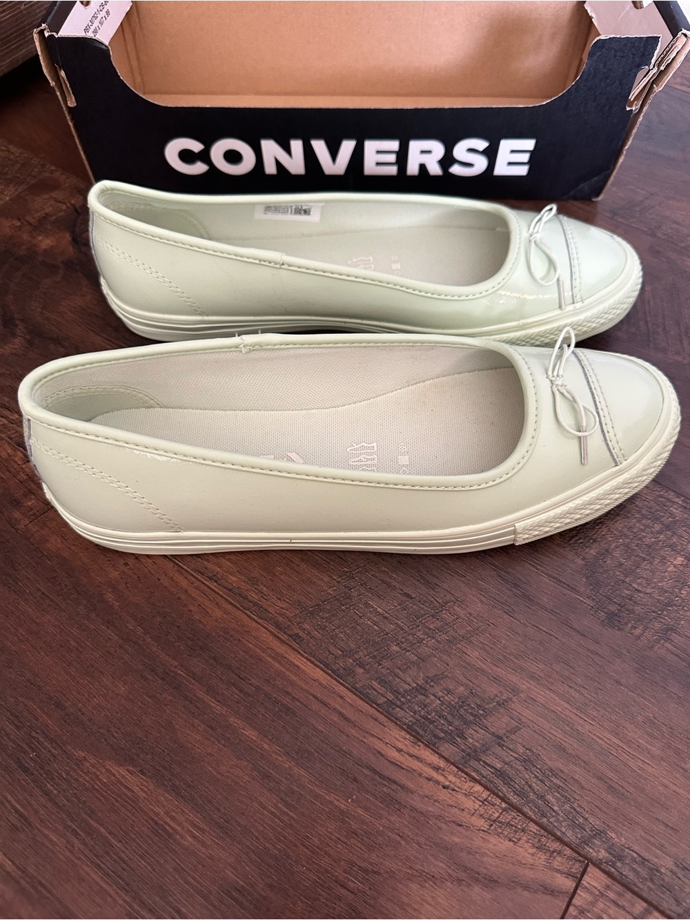 Converse Women's Mint Green Slip-On Ballet Flats size 8.5